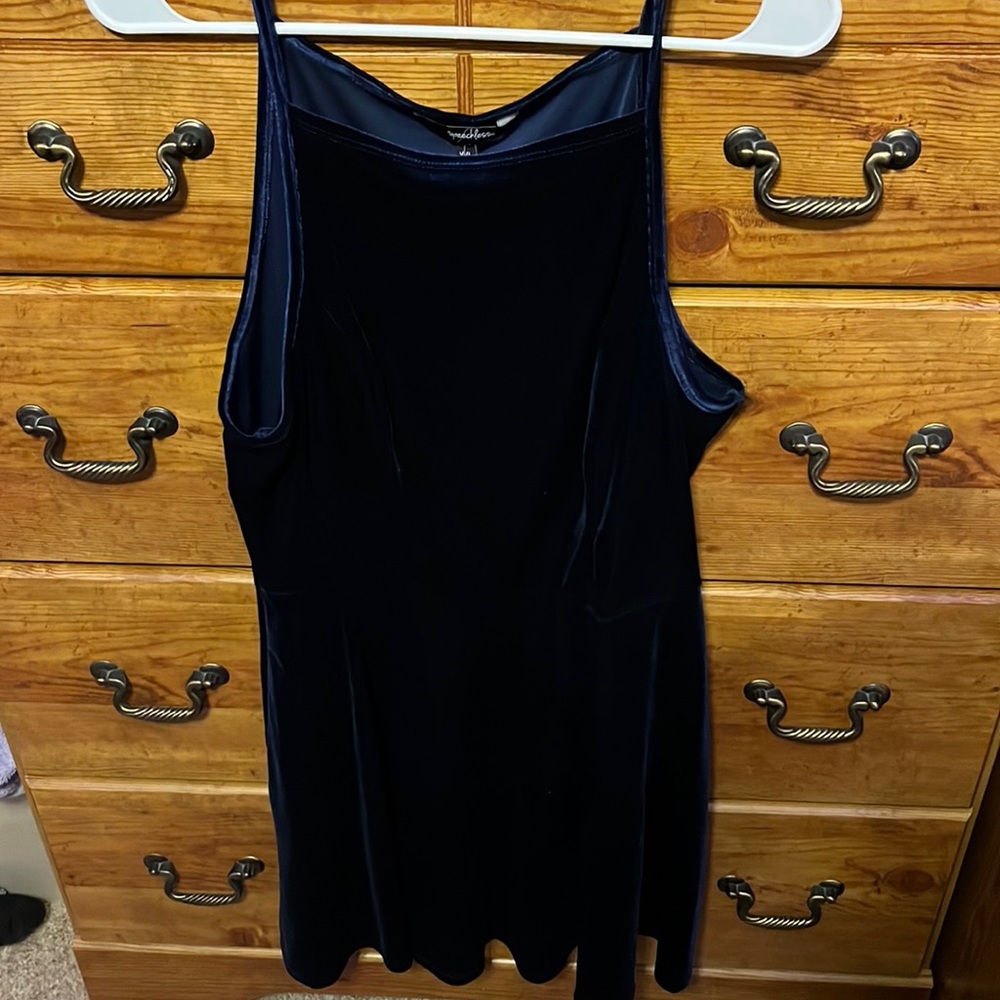 Never worn, no damages